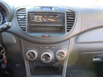 Hyundai i10 1.1i 68koní r.v.10/2011 vč. DPH - 17