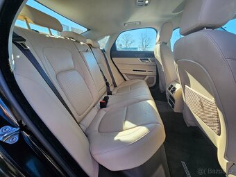 JAGUAR XF 2019 2.0 25D 177kW SEDAN,VÝHŘEVY,KŮŽE,NAVI - 17