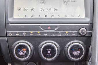 Jaguar E-Pace 2.0 R-Dynamic SE AWD A9 132kW - 17