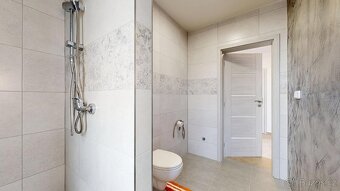 Prodej patrového rodinného domu 124 m², pozemek 549 m² - 17