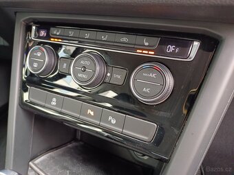Volkswagen Touran 2.0TDI 110kW DSG Webasto ACC Full LED Qi - 17