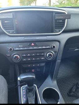 Kia sportage 1.6 crdi 100kw automat 4x4 - 17