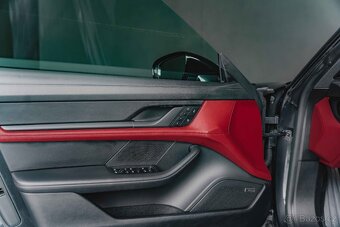 PORSCHE Taycan-4S-Cross-Turismo-1m-CZ-R21 - 17
