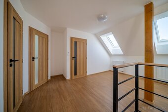 Rodinný dům 5+1 po rekonstrukci, Buchlovice, pozemek 463m2 - 17