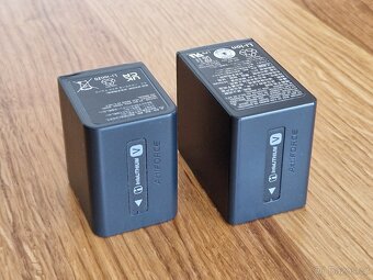 kamera SONY AX700 - 17