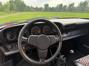 Porsche 911 SC 3.0, evropská verze z roku 1982 - 17