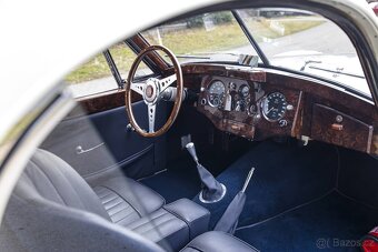 Jaguar XK120 Coupe - 17