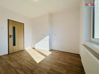 Pronájem bytu 3+1, 78 m², Klatovy, ul. Měchurova - 17