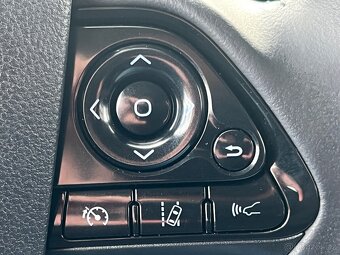 Toyota PRIUS 1.8i Hybrid Led kamera model 2021 - 21%DPH - 17