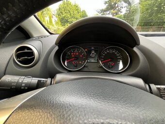 Nissan Qashqai 1,6 benzín 84 kW, naj. 111 300 km, r.v. 2010 - 17