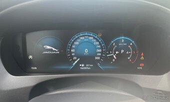 Jaguar XE 2.0D 132kw automat R-Sport - 17