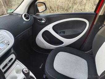 SMART forfour 1.0i duocolor 2015 – 4dv / 4 místa - 17