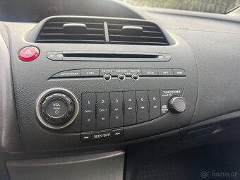 Honda Civic 1,8 VTEC 1.majitel najeto 107000 km - 17