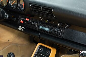 Porsche 911 3.2 Carrera z roku 1987 - 17