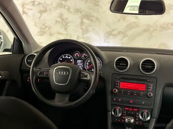 Audi A3 Sportback 1.4 TFSI Xenon / Sport / výhřev / STK - 17