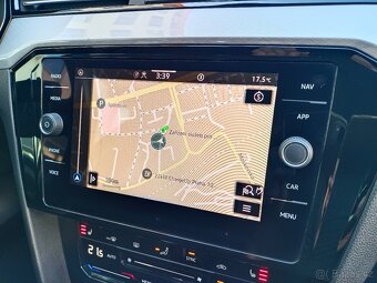VW Passat B8 Variant 2.0TDI 110kW DSG ACC - záruka Autodraft - 17