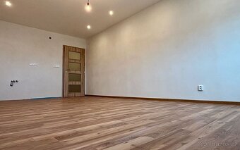 Byt po rekonstrukci 1+KK 30 m2 - 17