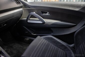 Volkswagen Scirocco 1.4 TSI 160k - 118 kW - 17