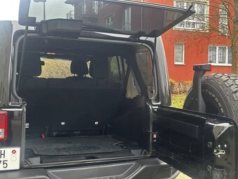 Jeep Wrangler Sahara 3.6 V6 Unlimited 4x4 Kůže Navi 2018 - 17