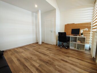 Prodej bytu 3+kk 96 m² s vlastní zahradou  - 17