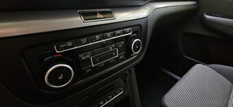 VW Sharan 2011, 2.0TDI 103KW 5 míst - 17