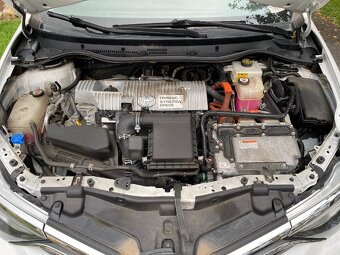 Toyota Auris 1.8i HYBRID, r.12/2018, naj.102xxx km - 17