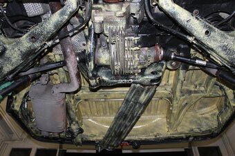 VW T5 transporter  2,5 AXE  SYNCRO 4x4 náhradní díly - 17