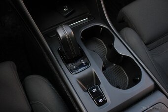 Volvo XC40 T3 A/T 120kw - 17