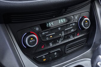 Ford C-Max 1.5 TDCi Duratorq 120k Family Edition Plus A/T - 17