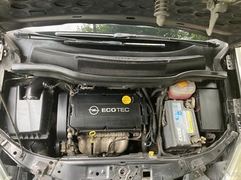 Prodám Opel Zafira 08/ 2011, 1.8 benzín, nízký nájezd - 17