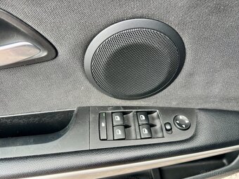 BMW 320i 110 kW Výhřevy,Klima,Alu,Stav - 17