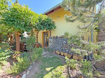 Rodinný dům 4 + kk s fotovoltaikou a zahradou 597 m², lokali - 17
