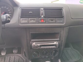 Volkswagen Golf 1,4i 16V / klima / 5-dveří / - 17