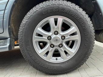 LEXUS LX470 - 17
