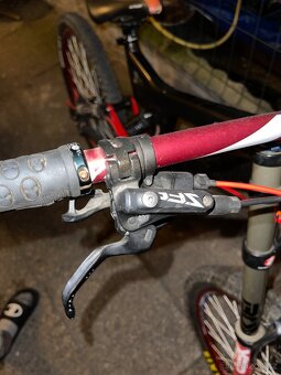 Sjezdové downhill kolo - 17