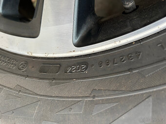 Toyota Hilux kompletni kola zimní pneu 265/60R18 - 17