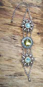 Staré šperky a bižuterie viz fota. Cena za kus 150 Kč. - 17