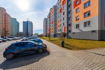 Prodej částečně rekonstruovaného, prostorného OV bytu 3+1, 6 - 17