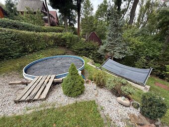 Chata s bazénem, obec Křesín, kat. území Levousy - 17