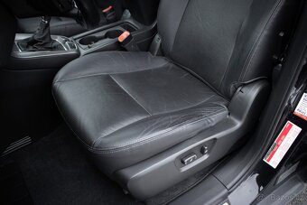 Chevrolet Captiva 2.2 D 4x4 7 MIEST, SK auto - 1.M - 17
