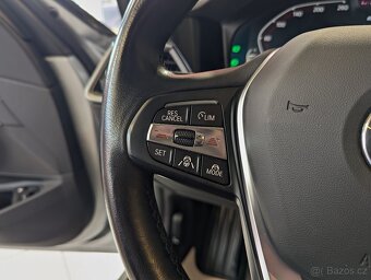 BMW Řada 3 330e xDrive ADVANTAGE, ČR, DPH - 17