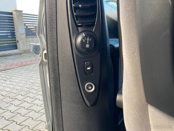 Citroën C8, 2,0/100kW Tažné 8.míst El.dveře - 17