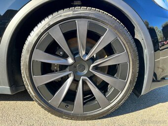 Tesla Model X Long Range Dual Motor (2023) - 17