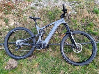 Horske elektrokolo celopero pneu 27,5 velikost L - 17