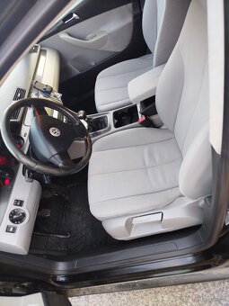 Volkswagen Passat b6 2.0 TDI 103 kw - 17