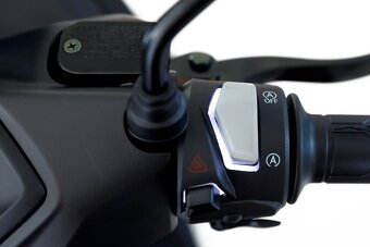 YUKI 125i YMAX Novinka - 17