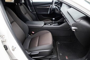 Mazda 3 90kW (2020). - 17