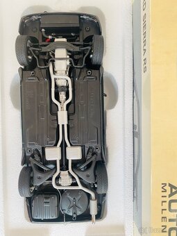 Ford Sierra RS Cosworth 1:18 AUTOart Millennium - 17