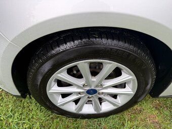 2017 Ford Focus TITANIUM po rozvodech - 17