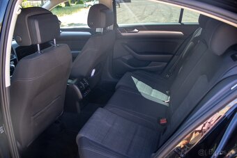 Volkswagen Passat 2.0 TDI 4Motion DSG /AJ NA SPLATKY/ - 17